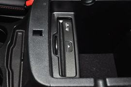 2014款Jeep自由光3.2L高性能版