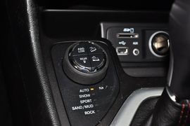 2014款Jeep自由光3.2L高性能版