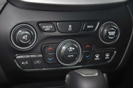 2014款Jeep自由光3.2L高性能版