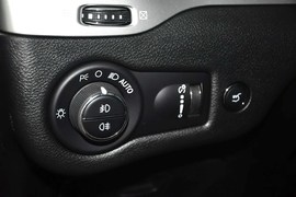 2014款Jeep自由光3.2L高性能版