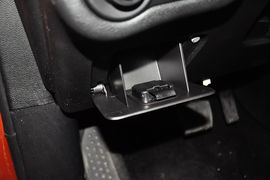 2014款Jeep自由光3.2L高性能版