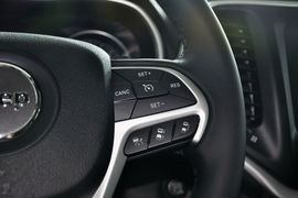 2014款Jeep自由光3.2L高性能版