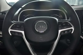 2014款Jeep自由光3.2L高性能版