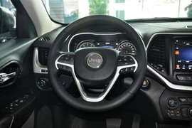   2014款Jeep自由光3.2L高性能版