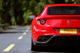 2012款法拉利FF深度试驾实拍