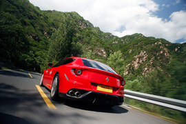 2012款法拉利FF深度试驾实拍