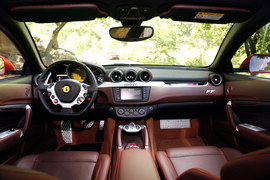 2012款法拉利FF深度试驾实拍