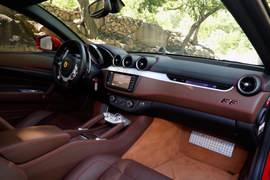 2012款法拉利FF深度试驾实拍