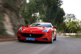 2012款法拉利FF深度试驾实拍