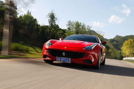 2012款法拉利FF深度试驾实拍