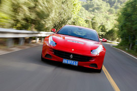 2012款法拉利FF深度试驾实拍