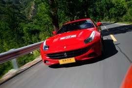 2012款法拉利FF深度试驾实拍