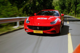 2012款法拉利FF深度试驾实拍