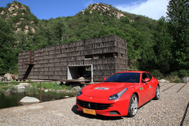 2012款法拉利FF深度试驾实拍