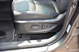 2013款起亚索兰托2.4L汽油四驱至尊版7座