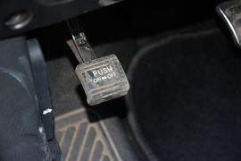 2013款起亚索兰托2.4L汽油四驱至尊版7座