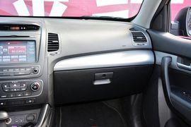 2013款起亚索兰托2.4L汽油四驱至尊版7座