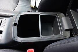 2013款起亚索兰托2.4L汽油四驱至尊版7座