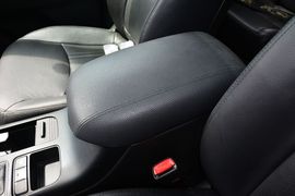 2013款起亚索兰托2.4L汽油四驱至尊版7座