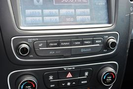 2013款起亚索兰托2.4L汽油四驱至尊版7座