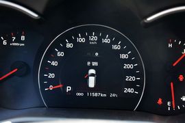 2013款起亚索兰托2.4L汽油四驱至尊版7座