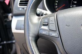 2013款起亚索兰托2.4L汽油四驱至尊版7座