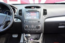 2013款起亚索兰托2.4L汽油四驱至尊版7座