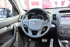 2013款起亚索兰托2.4L汽油四驱至尊版7座