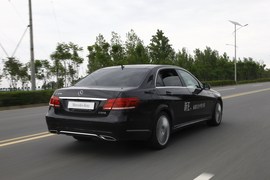 外出试驾2015款奔驰E级