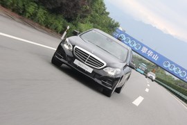 外出试驾2015款奔驰E级