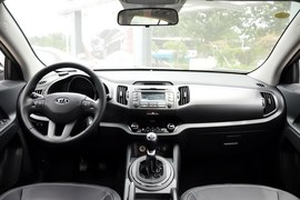 2014款起亚智跑2.0L手动两驱