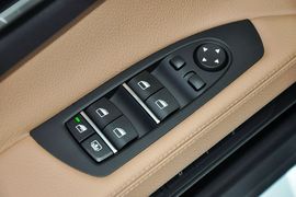 2014款宝马740Li