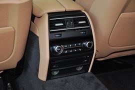 2014款宝马740Li