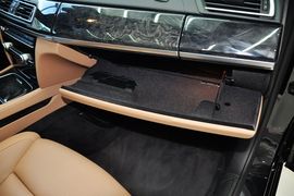 2014款宝马740Li