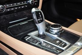 2014款宝马740Li