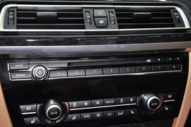 2014款宝马740Li