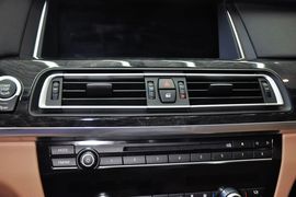 2014款宝马740Li