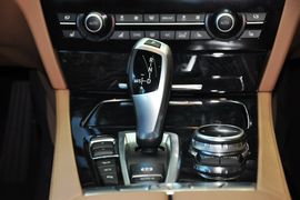2014款宝马740Li
