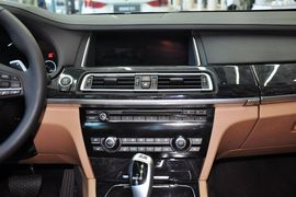 2014款宝马740Li