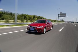 2014款雷克萨斯CT200h领先版试驾实拍组图