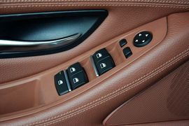 2014款宝马528Li领先型