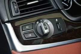 2014款宝马528Li领先型