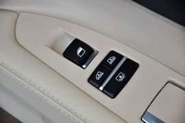 2013款宝马740Li豪华型
