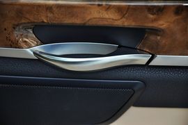 2013款宝马740Li豪华型