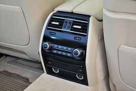 2013款宝马740Li豪华型