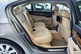 2013款宝马740Li豪华型
