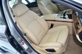 2013款宝马740Li豪华型