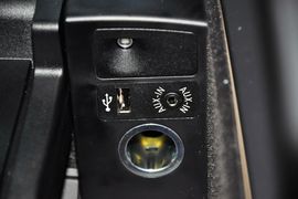 2013款宝马740Li豪华型