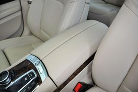2013款宝马740Li豪华型