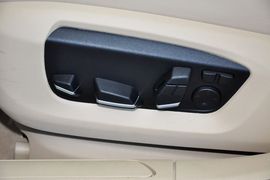 2013款宝马740Li豪华型